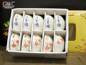 Bộ 10 bát cơm men kem vẽ hoa đào đỏ, in logo