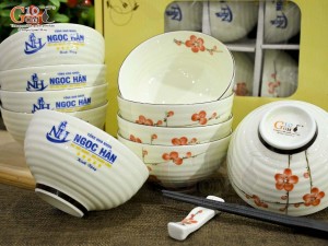 Bộ 10 bát cơm men kem vẽ hoa đào đỏ, in logo
