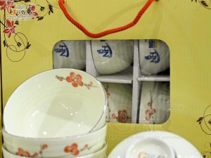 Bộ 10 bát cơm men kem vẽ hoa đào đỏ, in logo