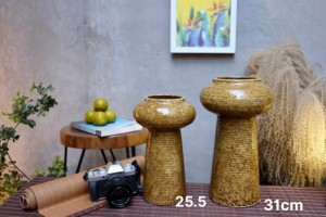 Bộ 2 lọ hoa giả vuốt men gấm vàng dáng bầu 