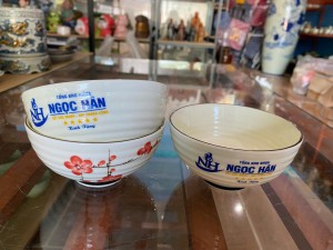 Bộ 3 bát cơm men kem vẽ hoa đào đỏ, in logo dư