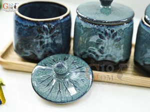 Bộ 3 hũ có nắp men cẩm thạch đắp nổi hoa Sen, cao 12cm
