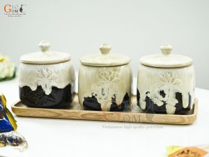 Bộ 3 hũ có nắp men kem đắp nổi hoa Sen, cao 12cm