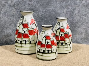 Bộ 3 lọ dáng chai men kem vẽ phố cổ