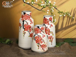 Bộ 3 lọ hoa men kem dáng miệng thon vẽ hoa Đào đỏ, cao 23cm