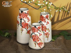Bộ 3 lọ hoa men kem dáng miệng thon vẽ hoa Đào đỏ, cao 23cm