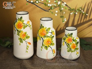 Bộ 3 lọ hoa men kem dáng miệng thon vẽ hoa Hồng vàng, cao 23cm
