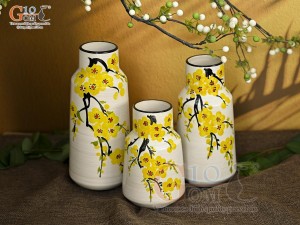 Bộ 3 lọ hoa men kem dáng miệng thon vẽ hoa Mai vàng, cao 23cm