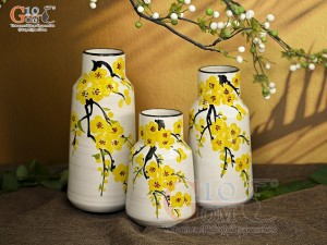 Bộ 3 lọ hoa men kem dáng miệng thon vẽ hoa Mai vàng, cao 23cm