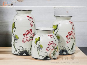 Bộ 3 lọ hoa men kem miệng loe vẽ hoa sen đỏ, cao 24cm