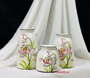 Bộ 3 lọ hoa men kem miệng loe vẽ hoa sen đỏ, cao 24cm