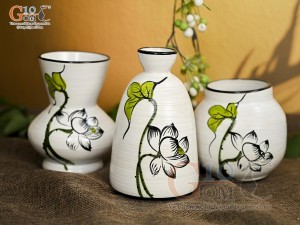 Bộ 3 lọ hoa mini men kem vẽ Sen xanh, cao 13cm