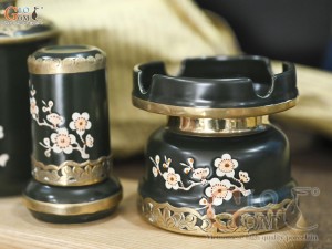 Bộ 3 phụ kiện men rêu khắc hoa mai trắng, bọc đồng