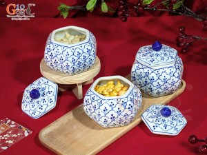 Bộ 3 hũ vuông men kem vẽ bèo (kèm khay gỗ)