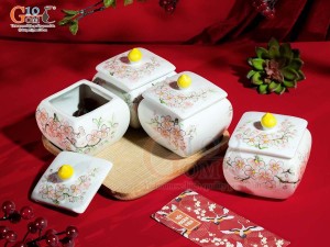 Bộ 4 hũ vuông men kem vẽ hoa đào hồng (kèm khay gỗ)