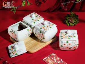 Bộ 4 hũ vuông men kem vẽ hoa Đào phai (kèm khay gỗ)