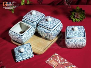 Bộ 4 hũ vuông men kem vẽ ngàn hoa tràm cổ (kèm khay gỗ)