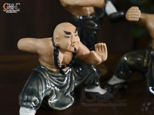 Bộ 4 tượng gốm Võ Sư luyện võ màu nâu