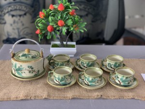 Bộ ấm chén ba chân men vuốt vẽ tre xanh, 350ml