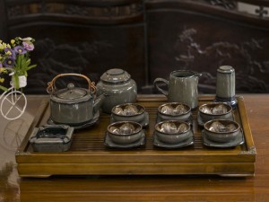 Bộ ấm chén ba chân nâu men hỏa biến, chén lòng hoa - đầy đủ phụ kiện 350ml