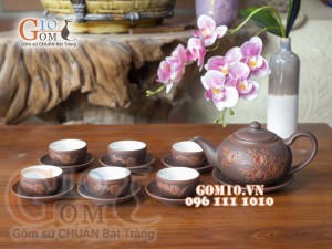 Bộ ấm chén Bát Tràng gốm dáng tống khắc đào chỉ đỏ 350ml