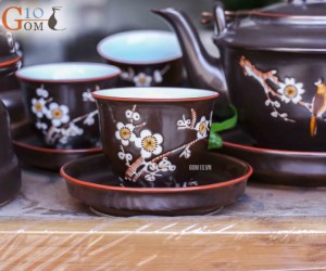 Bộ ấm chén cao cấp Giả cổ hoa mai trắng - men nâu - chỉ đỏ và đầy đủ phụ kiện