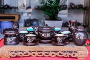 Bộ ấm chén cao cấp Giả cổ hoa mai trắng - men nâu - chỉ đỏ và đầy đủ phụ kiện