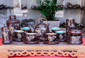 Bộ ấm chén cao cấp Giả vuốt hoa mai trắng - men nâu - chỉ đỏ và đầy đủ phụ kiện
