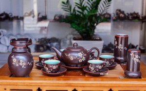 Bộ ấm chén cao cấp Quả hồng đào hoa mai trắng - men nâu - chỉ đỏ và đầy đủ phụ kiện