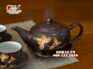 Bộ ấm chén cao cấp Quả hồng đào vẽ sen - men nâu chỉ đỏ 350ml