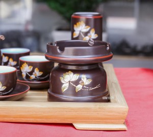 Bộ ấm chén cao cấp quai đồng vẽ sen - men nâu - chỉ đỏ và đầy đủ phụ kiện