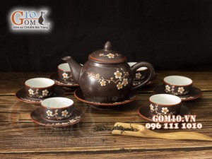 Bộ ấm chén cao cấp Sâu lòng hoa mai trắng - men nâu - chỉ đỏ