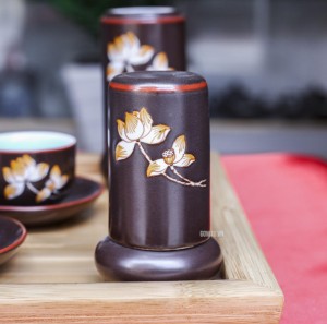 Bộ ấm chén cao cấp vẽ sen - men nâu - chỉ đỏ và đầy đủ phụ kiện
