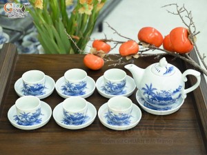 Bộ ấm chén chóp lửa men lam cổ cảnh Làng Quê, 350ml