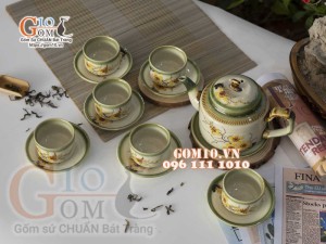 Bộ ấm chén chữ thập men vuốt, vẽ hoa mai vàng 400ml