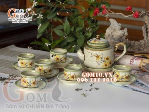 Bộ ấm chén chữ thập men vuốt, vẽ hoa mai vàng 400ml