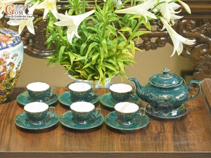 Bộ ấm chén đài các men màu họa tiết hoa Ly vẽ vàng 24k nền xanh lục bảo, 750ml
