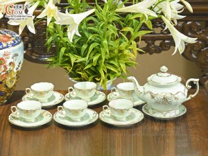 Bộ ấm chén đài các men màu họa tiết hoa Ly vẽ vàng 24k nền xanh ngọc, 750ml