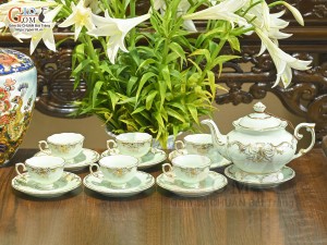 Bộ ấm chén đài các men màu họa tiết hoa Ly vẽ vàng 24k nền xanh ngọc, 750ml
