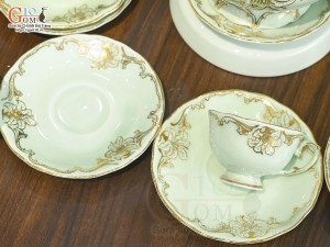 Bộ ấm chén đài các men màu họa tiết hoa Ly vẽ vàng 24k nền xanh ngọc, 750ml