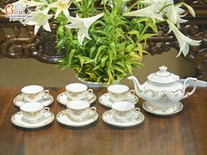 Bộ ấm chén đài các men trắng họa tiết hoa Ly vẽ vàng 24k, 750ml