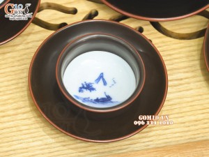 Bộ ấm chén dáng ba chân men nâu chỉ đỏ cảnh Sơn Thủy, 500ml