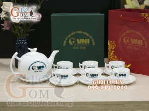Bộ ấm chén dáng bưởi cành men trắng - in logo