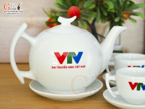 Bộ ấm chén dáng bưởi cành men trắng in logo VTV, 600ml