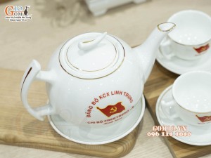 Bộ ấm chén dáng bưởi cành men trắng kẻ chỉ vàng - in logo ĐẢNG BỘ KCX LINH TRUNG