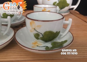 Bộ ấm chén dáng bưởi cành vẽ sen vàng, 600ml