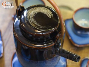 Bộ ấm chén dáng cao quai đồng men hỏa biến xanh đá