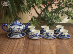 Bộ ấm chén dáng chân thon men cổ vẽ chuồn sen xanh lam, 350ml