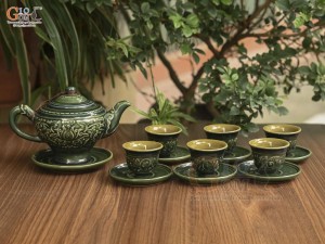 Bộ ấm chén dáng chân thon men lục cổ khắc nổi hoa Sen, 350ml