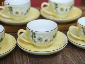 Bộ ấm chén dáng chóp lửa men đá màu vàng họa tiết hoa Đào xanh, 500ml